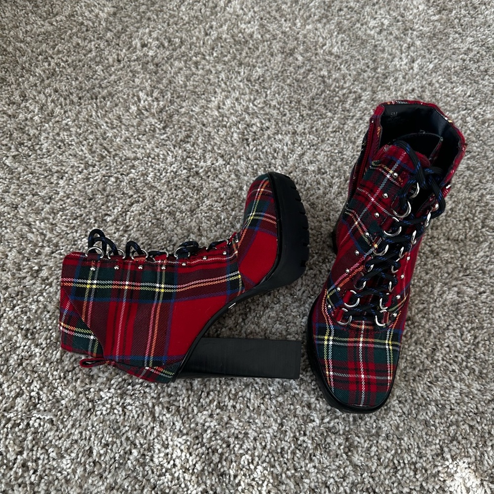 Dolce vita boots in euc